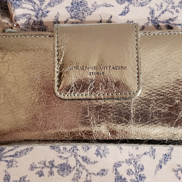 Adrienne Vittadini RFID Wallet - Picture 2 of 12